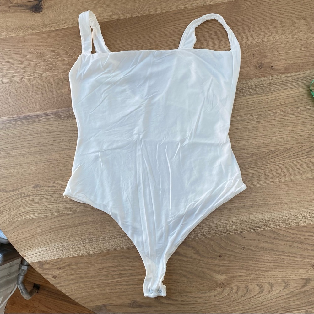 SKIMS Ivory/Off-White Scoop Neck Bodysuit